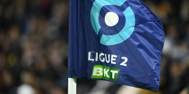 Ligue 2 là giải đấu chuyên nghiệp sau Ligue 1